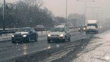 Doprava v Česku: Na východě ji komplikuje silný vítr, na severu padající sníh