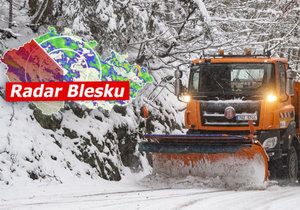 Husté sněžení komplikuje dopravu v Česku.