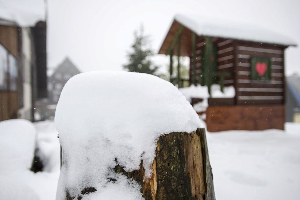 Řidiči, pozor na náledí. V noci může napadnout až 10 cm sněhu.