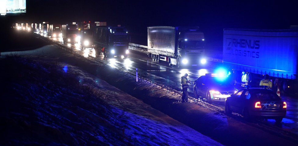 Počasí v Česku dává zabrat zejména řidičům.