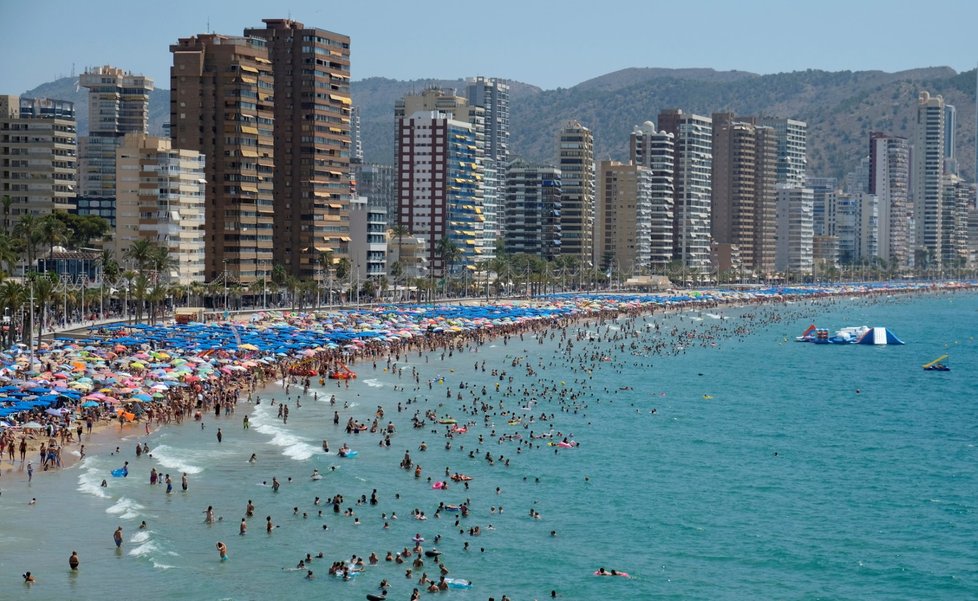 S vlnou veder se potýkají i ve Španělsku, o víkendu to může být téměř 50 °C