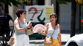 Vlna veder spaluje Španělsko s Portugalskem: Riziko požáru a teplota přes 45 stupňů!