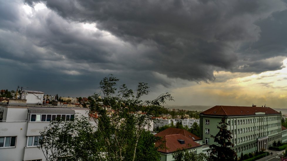 V Čechách bude oblačno s přeháňkami