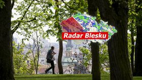 Po krásných a teplých jarních dnech… Teplotní skok je tu! Sledujte radar Blesku