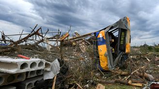 Podniky na Moravě sčítají škody napáchané tornádem. Přednost má ale pomoc potřebným