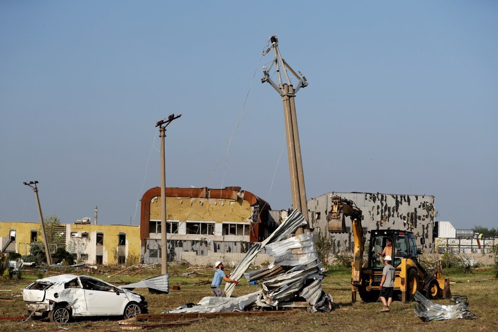 Tornádem zdevastované Lužice. (26. 6. 2021)