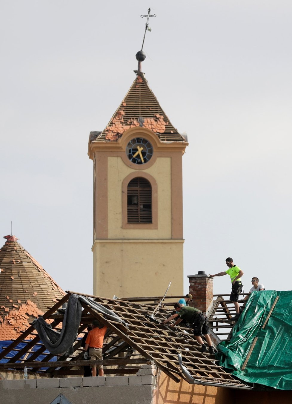 Tornádem zdevastovaná Moravská Nová Ves.