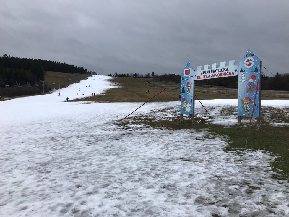 Sníh mizí v Podještědí každou hodinou. Javorník, 8 stupňů Celsia, 9:30 hodin