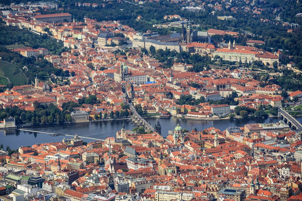 Zima přichází do Prahy. Ochladí se na 6 stupňů Celsia.