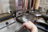 Ve vedrech nepracujeme? Teploty v Česku lámou rekordy, přijde úprava pracovní doby?