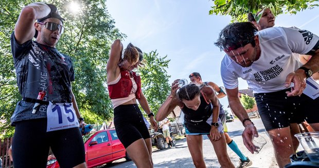 I během horkého počasí probíhal 10. ročník Žernoseckého půlmaratonu na Litoměřicku (15. 7. 2023)