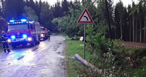 Hasiči řešili na jižní Moravě v souvislosti s bouřkami více než 120 událostí.