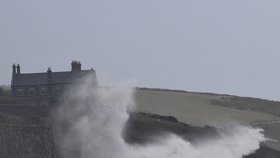 Větrné počasí v Británii, (ilustrační foto).