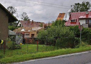 „Vichřice poničila třetinu vesnice.“ Zdrcený starosta popsal zkázu Bohuslavic.