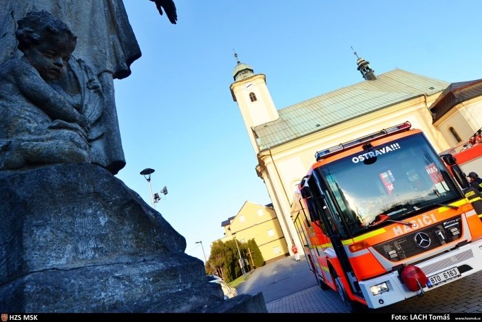 Hasiči na severu Moravy zaměstnala vichřice Sabine. Vyjížděli k popadaným stromům, uvolněným střechám i nehodám.