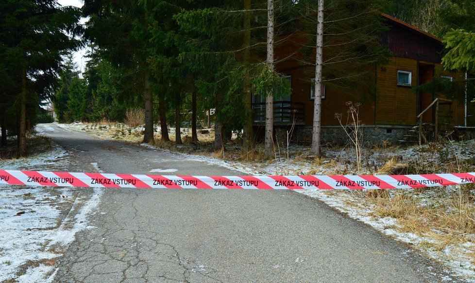 Vichřice poničila část chatové osady Borky a Obůrka mezi Suchým a Velenovem.