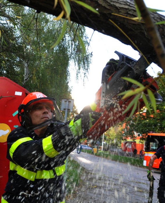 Hasiči odstraňovali následky silného větru v Moravskoslezském kraji (4. 10. 2020)