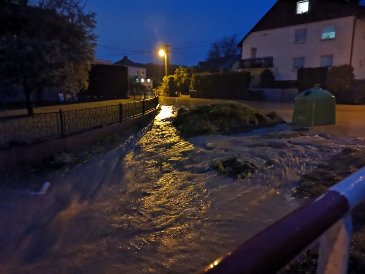 Prudké lijáky v Šilheřovicích na Opavsku po sobě zanechaly spoušť.