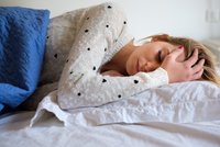 Proč se vám hůř spí a rozbolela vás záda? V Česku je nezvykle vysoký tlak vzduchu
