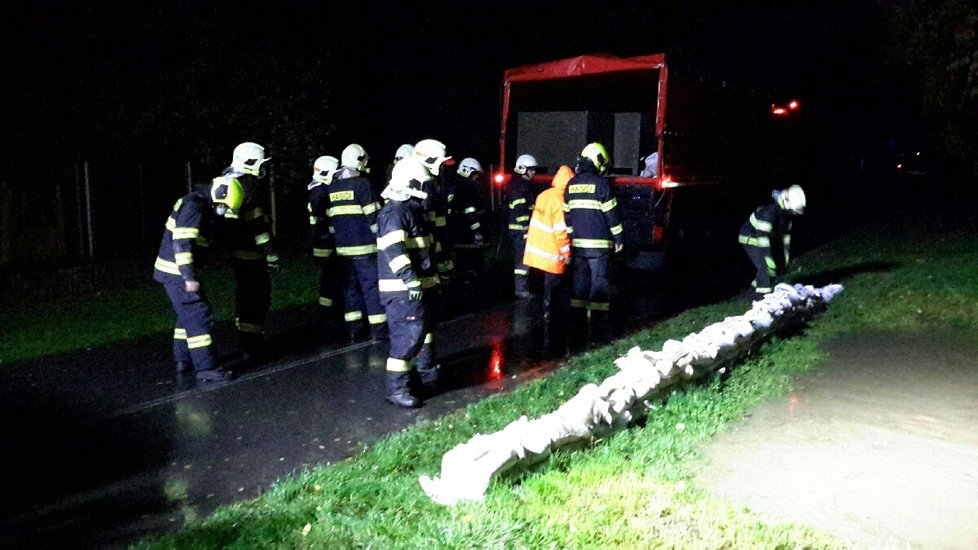 V Olomouckém kraji platí na Bečvě i Třebůvce 2. povodňový stupeň