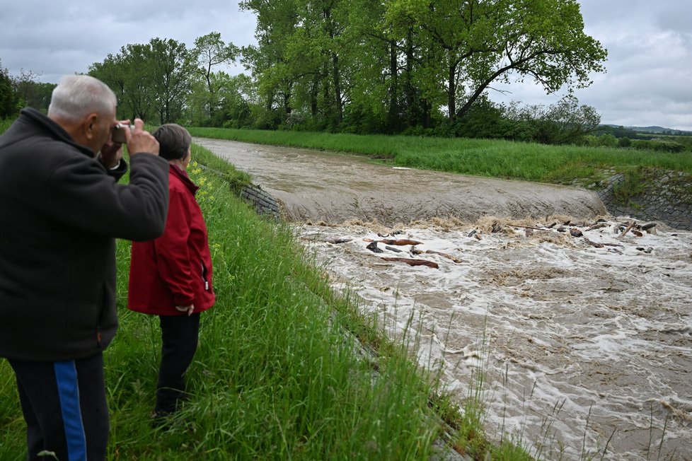 Hodonínsko: Vodní toky dosáhly až třetího povodňového stupně (17.5.2023)