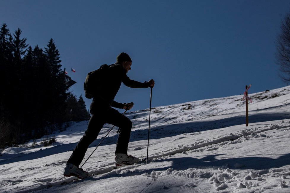 Lyžaři si v česku užívají slunečné počasí (2.3.2023)