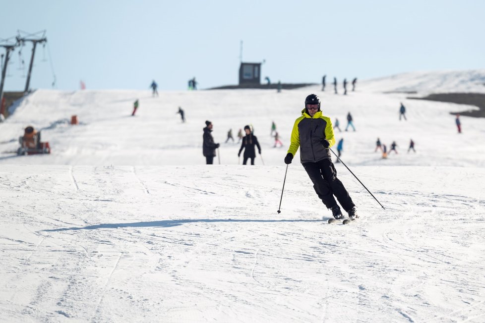 Lyžaři si v česku užívají slunečné počasí (2.3.2023)