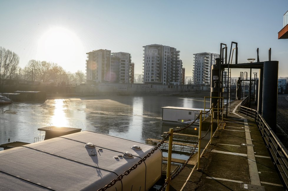  Noční teploty v Česku se nejčastěji pohybovaly mezi minus 13 a minus sedmi stupni