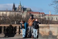 Čepice a šály nechte ve skříni. V týdnu bude v Praze až 11 stupňů