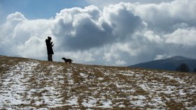 V sobotu začalo jaro, zima se ale nechce vzdát. Oteplí se až v příštím týdnu