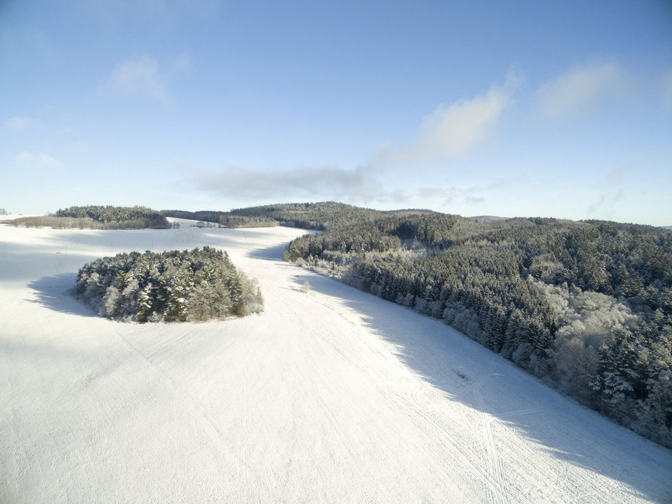 Meteorologové hlásí sněžení: Na Šumavě napadne až 15 cm.