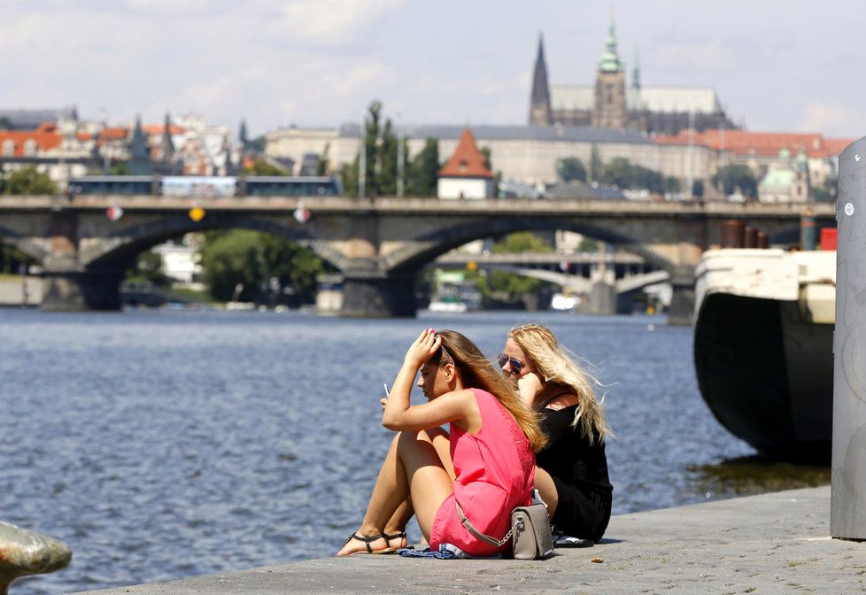 Ještě v pondělí dosahovala průměrná teplota v Česku i více než 26 stupňů.