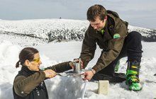Měření odborníků KRNAPu: V Krkonoších jsou dva metry sněhu