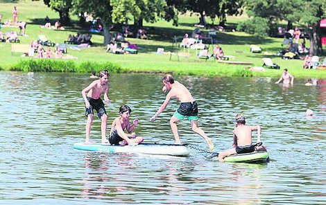 V neděli rtuť vystoupá maximálně už jen na 26 °C.