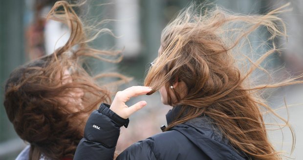 Na horách udeřil orkán. Bouře Freya přinesla do Česka i letošní první dvacítku