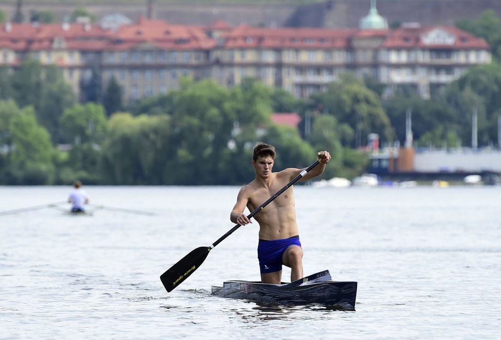 Polojasné počasí pokračuje, extrémy nehrozí.