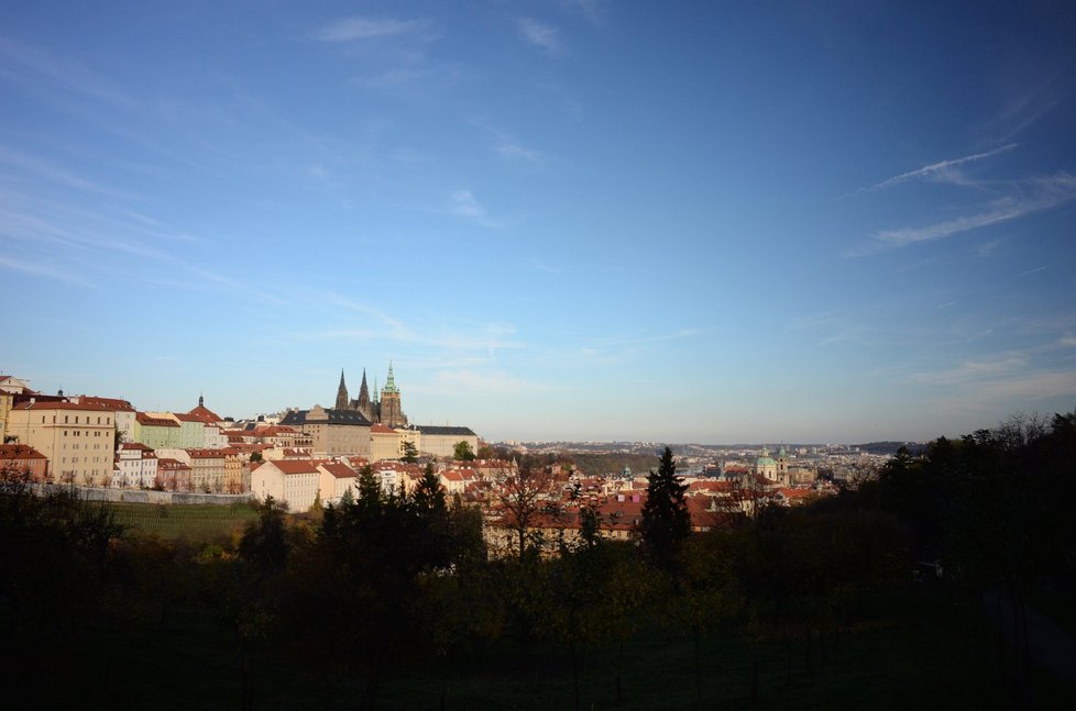 Užívejte teplého počasí, po víkendu bude vše jinak.