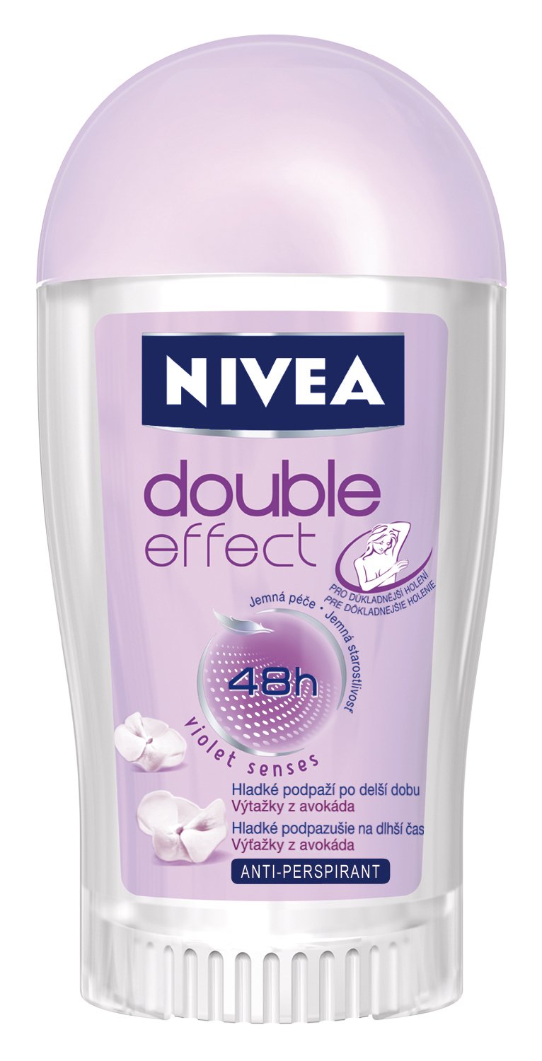 Nivea tuhý antiperspirant Double Effect Violet Senses ochraní proti pocení a proti vzniku bílých stop a žlutých skvrn na oblečení. Koupíte v drogeriích. Cena: 82,90 Kč