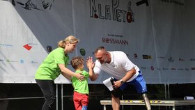 Josífek touží po speciální sportovní protéze, která mu umožní hrát fotbal.