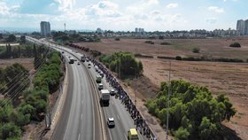 Protestní pochod rodin rukojmích z Tel Avivu do Jeruzaléma (15. 11. 2023).