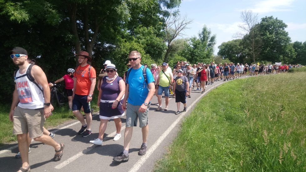 Protestní pochody proti těžbě štěrku u Moravského Písku.