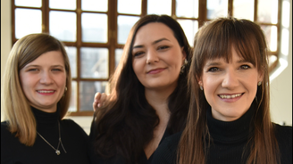 Pod svícnem: Učitelka zneužila chlapce. Je to roštěnka, má prý být rád. Veřejnost to vůbec nepochopila Pod svícnem: Učitelka zneužila chlapce. Je to roštěnka, má prý být rád. Veřejnost to vůbec nepochopila