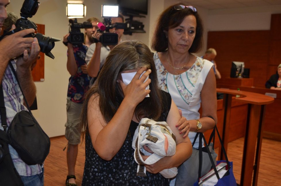 Krkavčí matka Jiřina S., která odhodila syna do kontejneru v Podbořanech, u soudu