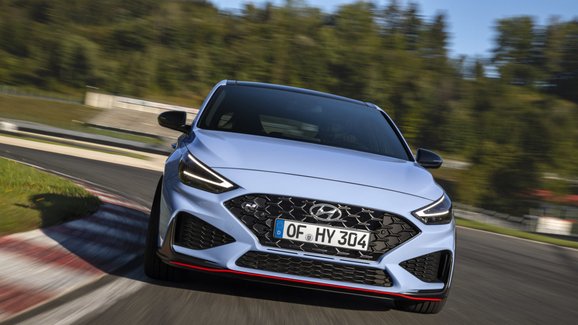 Hyundai Ioniq 5 se líbí napříč generacemi. Chystáme i elektrické enko, prozradil Trešl