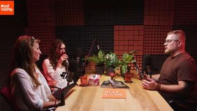 Johannka a její maminka Helga v podcastu Odvážný Tomáše Papršteina.