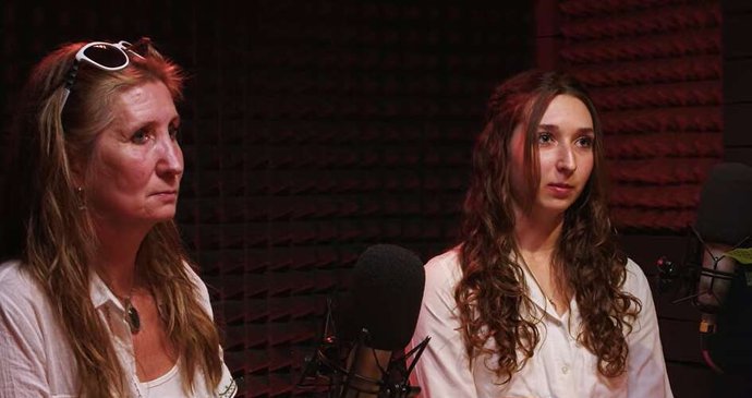 Johannka a její maminka Helga v podcastu Odvážný Tomáše Papršteina.