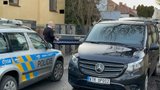 Kriminalisté pracují na případu dvou mrtvých seniorů: Objevili je v domku v Litvínově