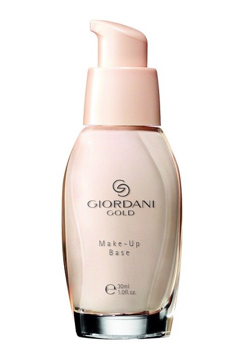 Oriflame Rozjasňující podkladová báze Giordani Gold, 299 Kč, www.oriflame.cz