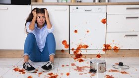 Časovaná bomba ve vaší domácnosti. Jak zjistíte, že má vaše podlaha vážný problém? 