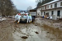 Kejda z prasklé jímky znečistila Dyji. Ředitel podniku: Netuším, proč se to stalo